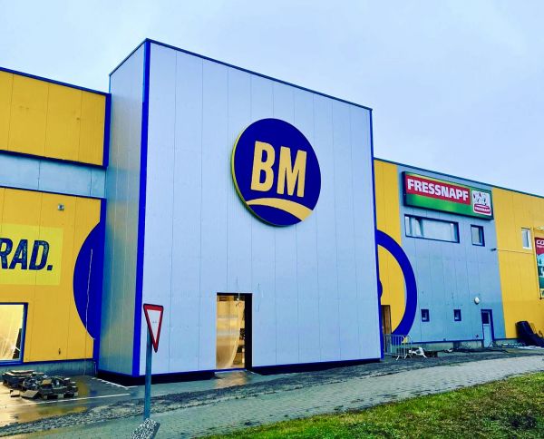 4m Spanntuchlichtkasten – Bike Market Rostock